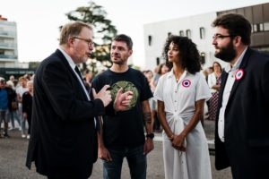 Maire de Chenôve avec la femme qui a servi de modèle pour la Marianne de Chenôve