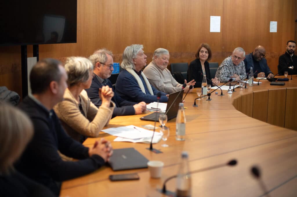 Ville et banlieue, salle du conseil et maison des services quartier chateau de Rezé , le 16 mars 2023