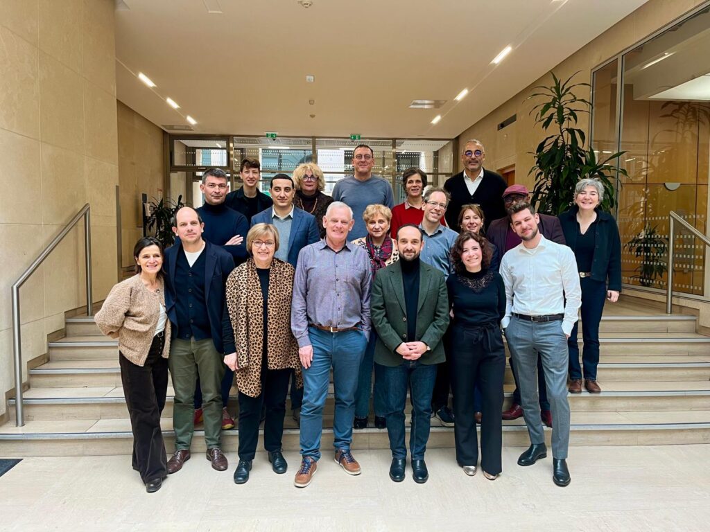 d68ca998-0253-40ef-aa17-0fec45fa7690